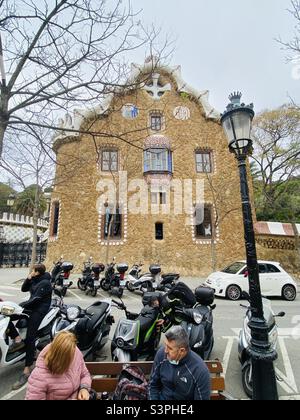 La Casa dei funghi a Parc Güell, Barcellona, Catalunya, Spagna, Europa. Marzo 2022. Foto Stock