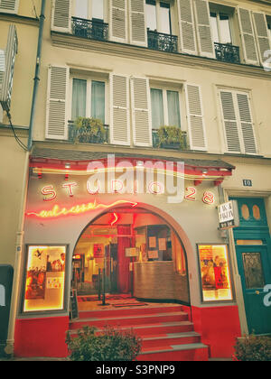 L'esterno del popolare Studio 28 Cinema a Montmartre, Parigi Foto Stock