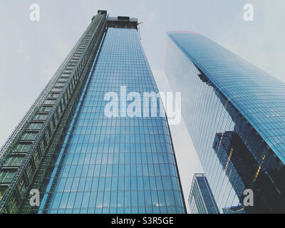 Una Manhattan West e due Manhattan West, due delle torri di Manhattan West, uno sviluppo ad uso misto completato nel 2022, Hudson Yards, Midtown Manhattan, New York, New York, Stati Uniti Foto Stock