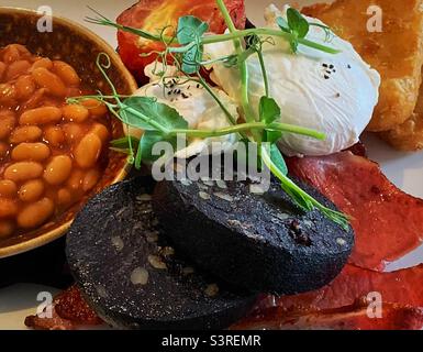 'Posh English' colazione all'inglese completa, stile ristorante Foto Stock