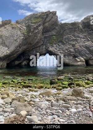 Arco di roccia nella baia di Lulworth nel Dorset Foto Stock