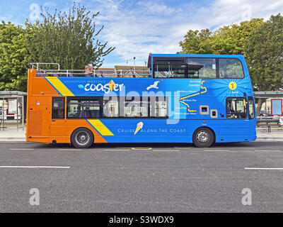 Un autobus a due piani scoperto Coaster a Weston-super-Mare, Regno Unito Foto Stock