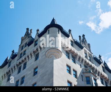 Angolo torretta del Fairmont Chateau Laurier a Ottawa, Canada. Foto Stock