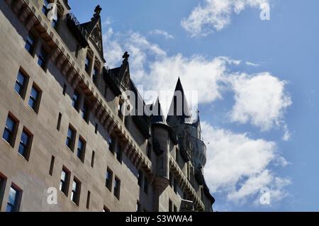 Il Fairmont Château Laurier in una bella giornata di sole estati. Foto Stock