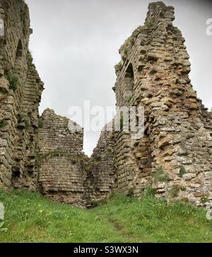 Rovine del castello di Thirlwall Foto Stock