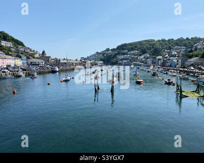 Moorings on the River Looe in estate sole, Cornovaglia, Regno Unito Foto Stock