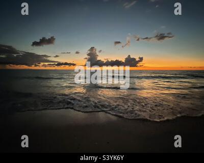 Tramonto sull'isola di Ana Maria Foto Stock