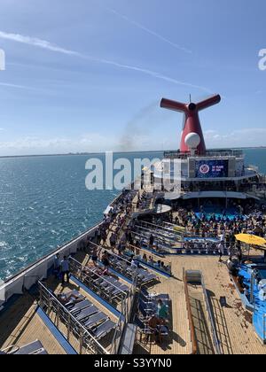 Maggio, 2022, a bordo della nave da crociera Carnival Liberty all'inizio di una crociera delle Bahamas che parte da Port Canaveral, Cape Canaveral, Brevard County, Florida, Stati Uniti Foto Stock