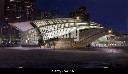 Stazione ferroviaria di West Kowloon, che collega Hong Kong alla Cina continentale tramite treno ad alta velocità Foto Stock