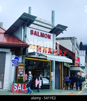 Agosto, 2022, mercato di salmone, Ketchikan, Alaska, Stati Uniti Foto Stock