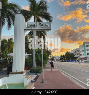 Cartello, Royal Palm Resort, Collins Avenue, South Beach, Miami Beach, Florida, Stati Uniti Foto Stock