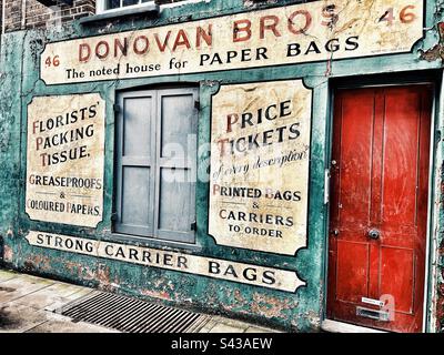 Old Shop Front a Spitalfields Londra Foto Stock