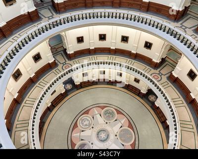 Vista interna dell'edificio del Texas state Capitol dal balcone circolare Foto Stock