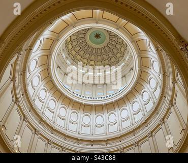 Soffitto della cupola dell'edificio del Campidoglio del Texas ad Austin Foto Stock
