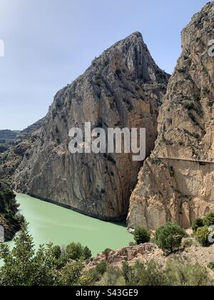 Montagna picco sul Caminito Enel Rey escursione Spagna Foto Stock