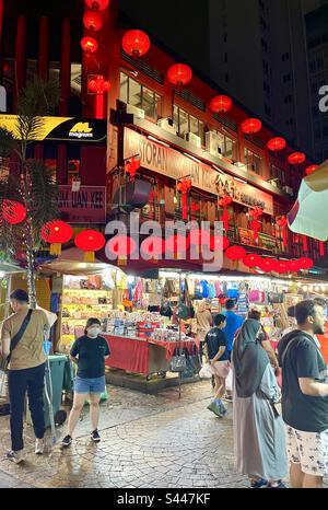 Le Lanterne cinesi rosse celebrano il Capodanno cinese al Petaling Street Market di Kuala Lumpur Foto Stock