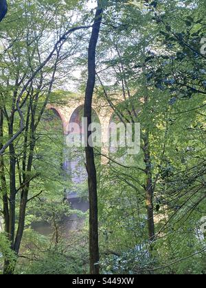 2023 maggio - Viadotto a Wayoh Reservoir Edgworth, Lancashire Foto Stock