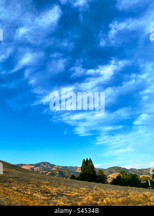 Nuvole sopra il Diablo Range Foto Stock