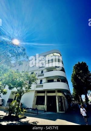 Un edificio Bauhaus nella città Bianca di Tel-Aviv. Foto Stock