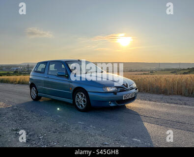 Auto sportiva italiana Alfa Romeo Cloverleaf 2000 con botola calda Foto Stock