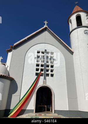 Chiesa di Santo Antônio (consiglio di Barreiro, sud).ricevere e informare i giovani che partecipano al viaggio giovanile e alla visita del papa in Portogallo. JMJ ( jornada mundial da juventude). Foto Stock