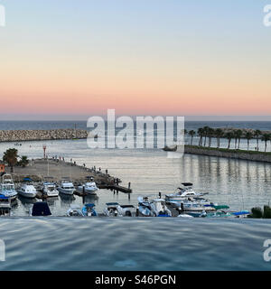 Giugno 2023, tramonto, piscina a sfioro sul tetto, Hotel El Ganzo la Playa, San Jose del Cabo, Los Cabos, Baja California Sur, Messico Foto Stock