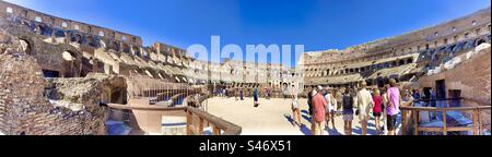 Vista panoramica all'interno del Colosseo Romano. Foto Stock