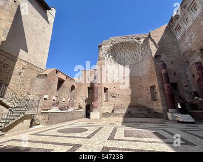 Il Tempio di Venere e Roma situato su un colle Veliano nel foro Romano. Foto Stock