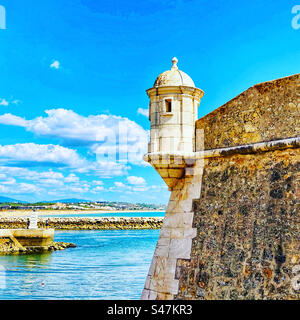 Torretta di forte da Ponta da Bandeira a Lagos, Portogallo, Algarve Foto Stock