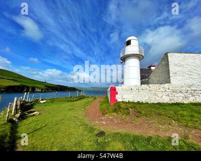 Faro di Dingle all'entrata del porto di Dingle, Contea di Kerry, Irlanda, agosto. Foto Stock
