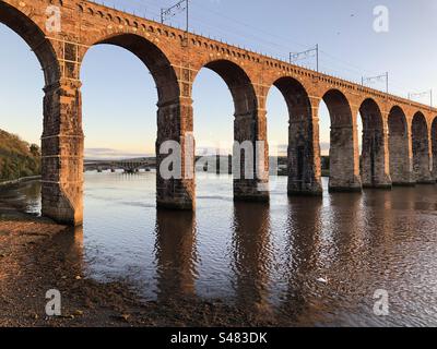 Viadotto della Victorian Railway sul fiume Tweed, Berwick upon Tweed Foto Stock