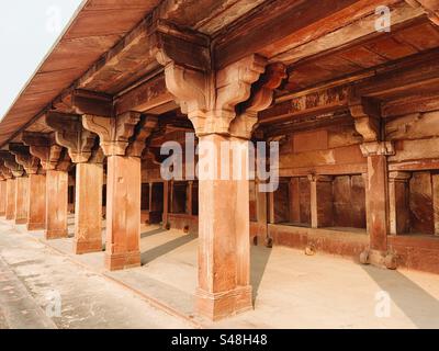 Architettura, disegni del palazzo moghul che mostrano modelli e dettagli del sito patrimonio dell'umanità dell'UNESCO a Fatehpur Sikri in India Foto Stock