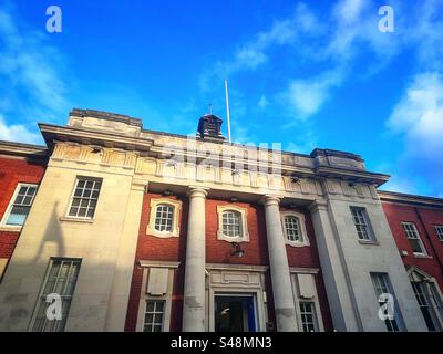 Il Maudsley Hospital progettato dall'ingegnere degli ospedali mentali della LCC, William C Clifford Smith, FRIBA - edificio con ingresso principale a Camberwell, Londra. Edificio di grado II in pietra di Portland. Foto Stock