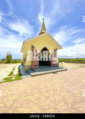 Alto Vista, Cappella cattolica romana. Aruba, Antille olandesi. Caraibi. Restaurata nel 1953 e originariamente costruita nel 1750, la prima chiesa cattolica romana dell'isola. Foto Stock