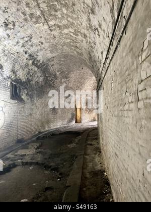 Tunnel sotterraneo difensivo in una fortezza napoleonica Foto Stock