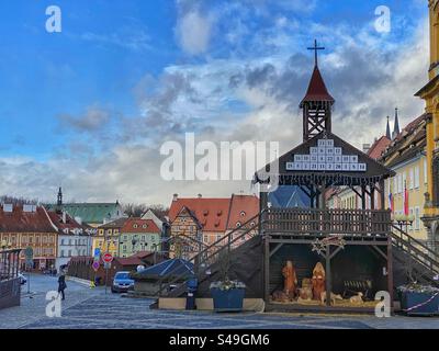 Presepe natalizio sulla piazza principale di Cheb, Repubblica Ceca. Foto Stock