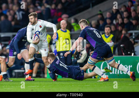 Stadio di Twickenham, Londra, Regno Unito. 16 Mar, 2019. Guinness Sei Nazioni di rugby, tra Inghilterra e Scozia; Elliot Daly di Inghilterra è affrontato da Darcy Graham of Scotland Credit: Azione Plus sport/Alamy Live News Foto Stock