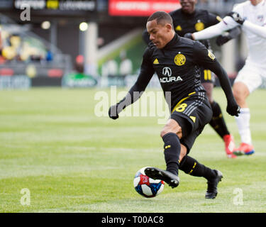 Marzo 16, 2019:Columbus Crew SC in avanti Robinho (18) gestisce la sfera contro FC Dallas nel loro gioco in Columbus, Ohio, Stati Uniti d'America. Brent Clark/Alamy Live News Foto Stock