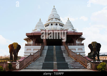 Gatha Mandir, dimora di Sant Tukaram venerato santo poeta, Dehu, Maharashtra, India. Foto Stock