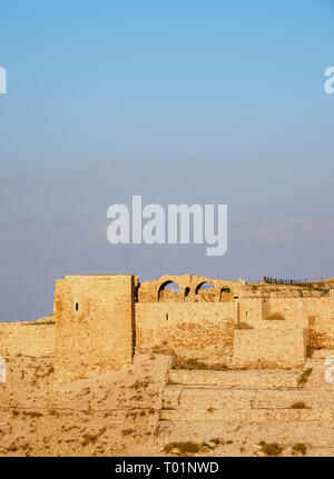 Kerak castello presso sunrise, Al-Karak, Karak Governatorato, Giordania Foto Stock