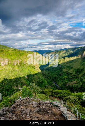 Magdalena River Valley visto da La Chaquira, San Agustin, Dipartimento di Huila, Colombia Foto Stock