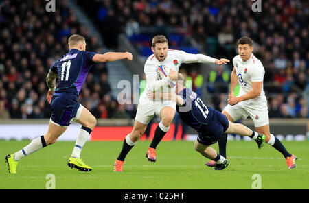 L'Inghilterra del Elliot Daly in azione durante il Guinness Sei Nazioni corrispondono a Twickenham Stadium di Londra. Foto Stock