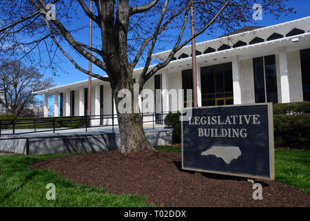 North Carolina legislativa dell edificio è stato inaugurato nel 1963 e dedicata esclusivamente per il ramo legislativo del governo dello stato. Foto Stock