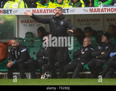 Edinburgh, Regno Unito. 16 marzo 2019. Premiereship scozzese - Hibernian V Motherwell, Edimburgo, Midlothian, Regno Unito. 16/03/2019. Pic mostra: Motherwell manager, Stephen Robinson, grida istruzioni dal margine durante il primo semestre come gioco Hibs host a Motherwell a Edimburgo Credito: Ian Jacobs Credito: Ian Jacobs/Alamy Live News Foto Stock