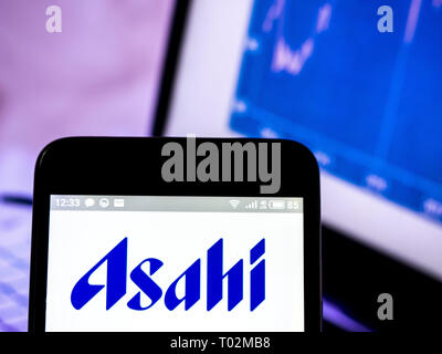 Marzo 16, 2019 - Ucraina - gruppo Asahi Holdings Ltd si vede il logo visualizzato su un telefono intelligente. (Credito Immagine: © Igor Golovniov/SOPA immagini via ZUMA filo) Foto Stock