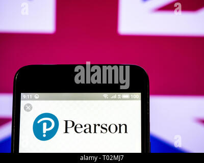 L'Ucraina. 16 Mar, 2019. Pearson PLC logo che si vede visualizzato su un telefono intelligente. Credito: Igor Golovniov SOPA/images/ZUMA filo/Alamy Live News Foto Stock