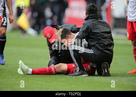 Harrison, NJ, Stati Uniti d'America. 16 Mar, 2019. New York Red Bulls centrocampista Florian Valot (22) è shakened durante un gioco MSL tra il San Jose Terremoti e il New York Red Bulls in Red Bull Arena di Harrison, NJ. Mike Langish/Cal Sport Media. Credito: csm/Alamy Live News Foto Stock