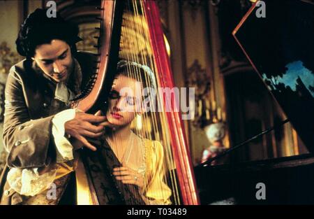 KEANU REEVES, Uma Thurman, PERICOLOSO LIAISONS, 1988 Foto Stock