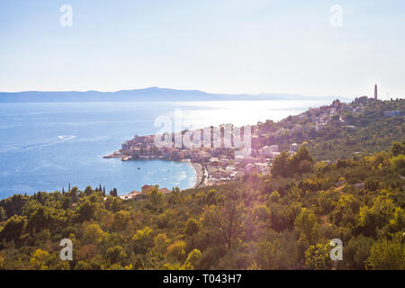 Igrane, Dalmazia, Croazia, Europa - Panoramica attraverso la splendida baia di Igrane Foto Stock