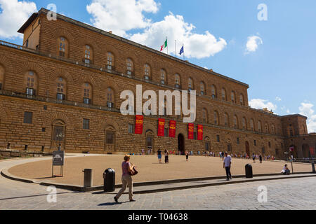 Il Palazzo Pitti, talvolta chiamato Palazzo Pitti, è un vasto, principalmente rinascimentale, Palace Firenze, Toscana, Italia. Foto Stock